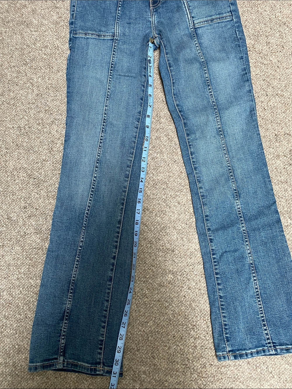 GAP Women's Universal Baby Boot Jeans in Mid Blue - Picture 4 of 5